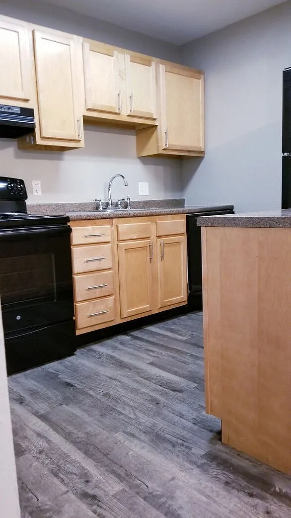 Riviera Apartments — Photo 2