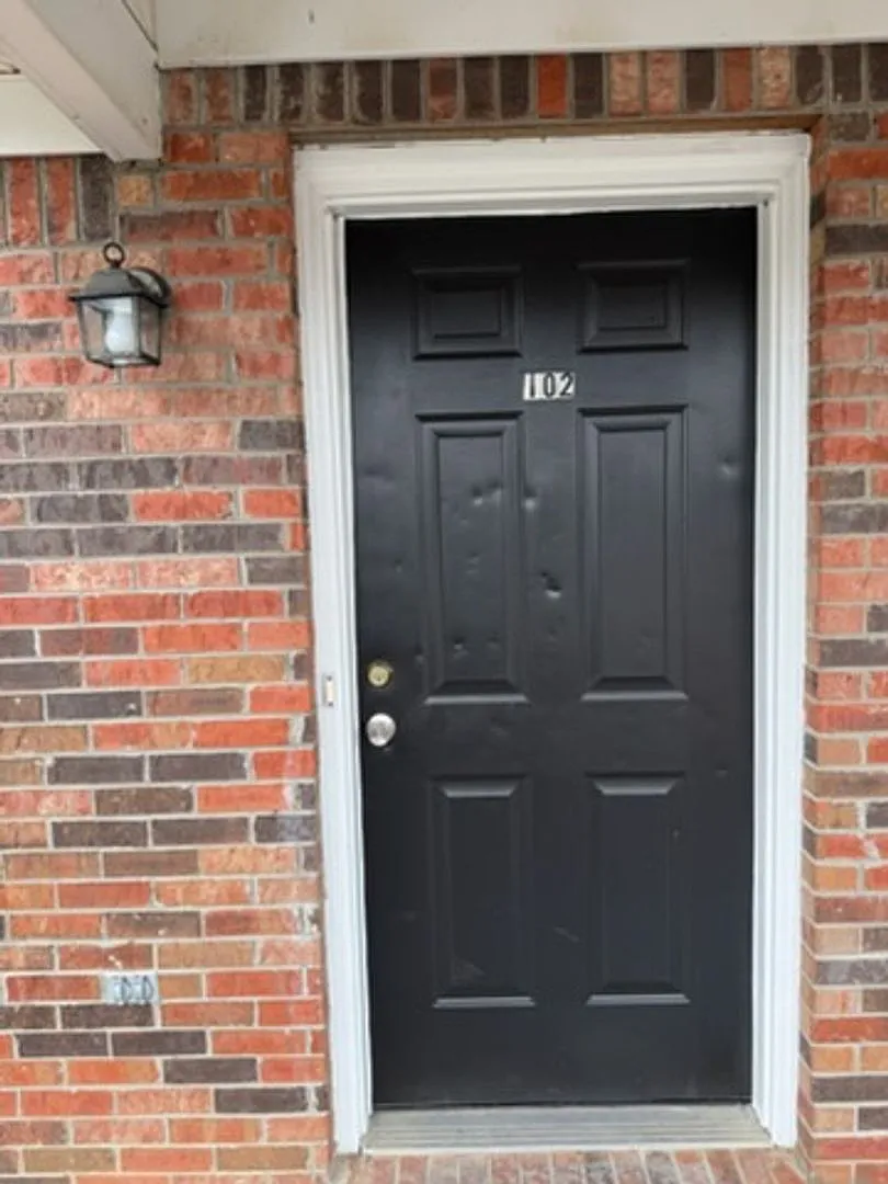 718 Marietha Drive — Photo 2