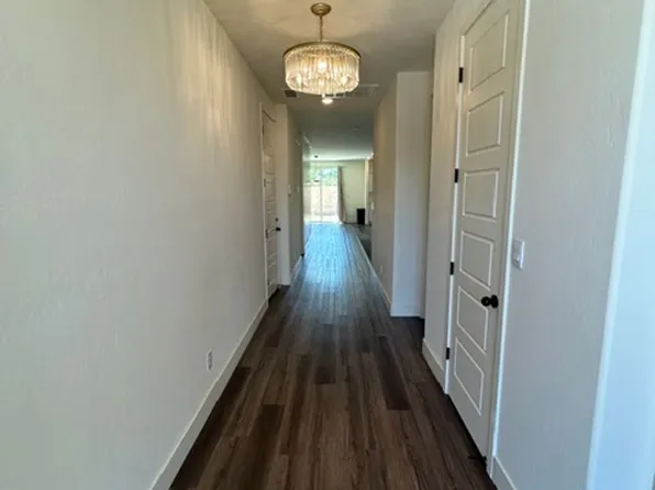 2635 S Cain Ct, Visalia, CA 93292
