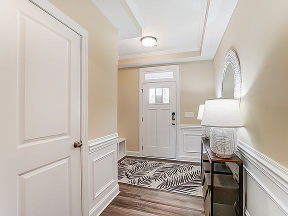 These photos are representative of this floor plan, but all options may not be available in every co