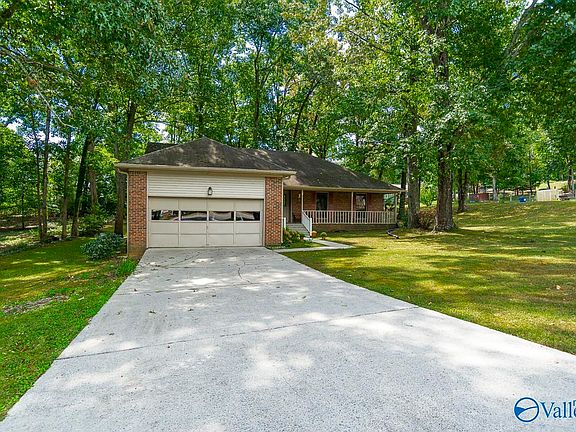 2nd image of 210 Creek Trl