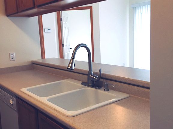 4th image of 1340 SE Florence Dr Unit 17