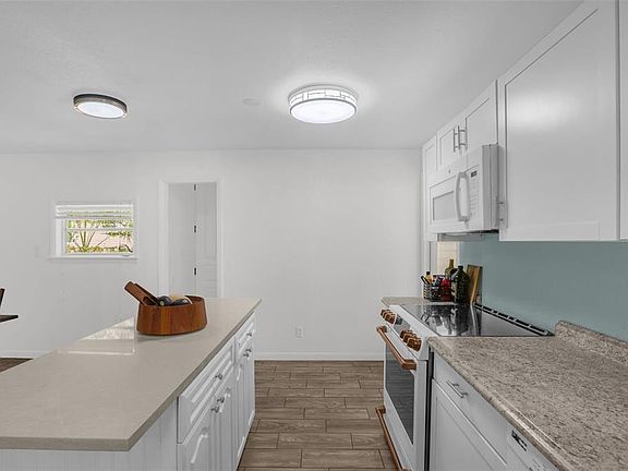 5th image of 809 Grandview Ave