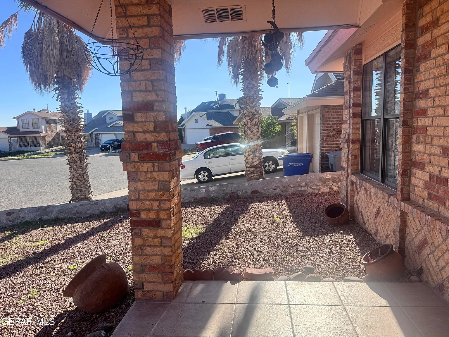 3 bed, 2.0 bath, 1747 sqft, $1,900 — Photo 3