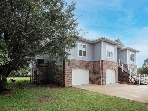 4120 Madura Rd, Gulf Breeze, FL 32563