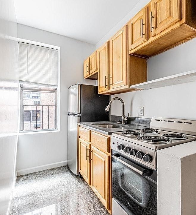 1st image of 242 E 71st St #4S