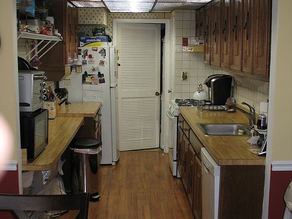 2nd image of 334 Clubhouse Ct