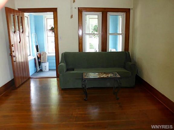 2nd image of 380 Tremont Ave