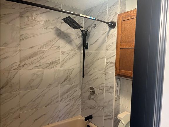 4th image of 115 Nepaug Rd APT 10