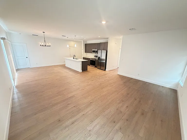731 Schrader Ave SW — Photo 10