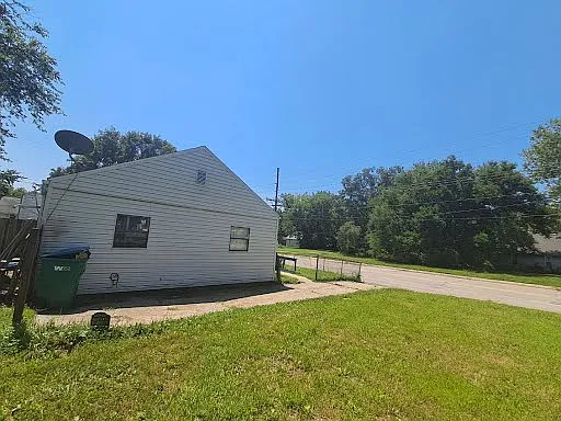 1750 N Jasper St — Photo 9