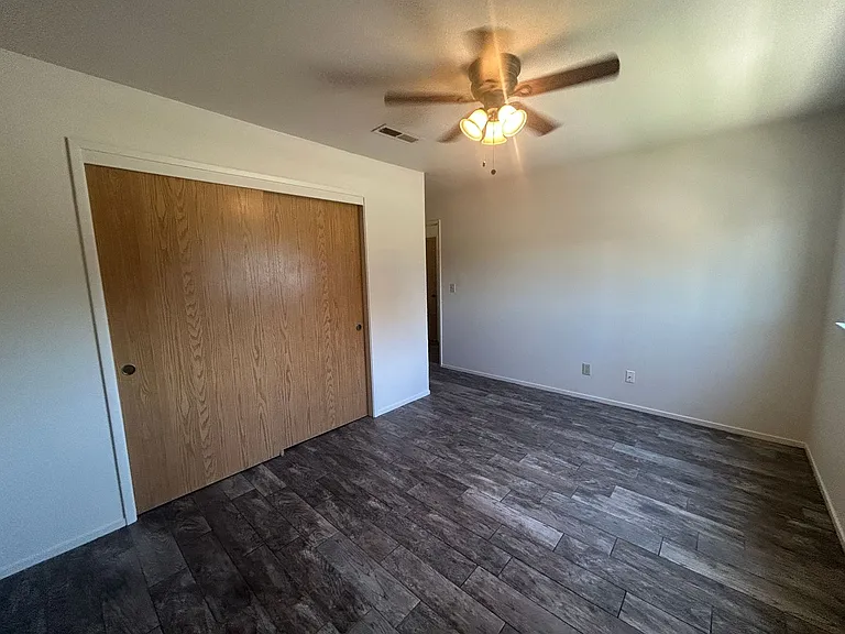 104 S Parsons Ave #E — Photo 23