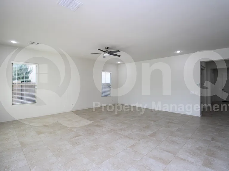 1863 E Canyon Way — Photo 9