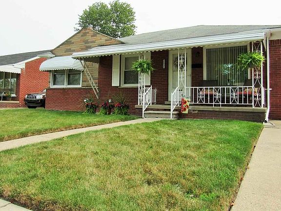 3rd image of 28048 Floral St