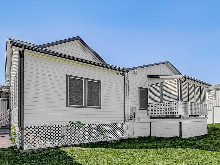 10905 Shady Ln #A — Photo 4