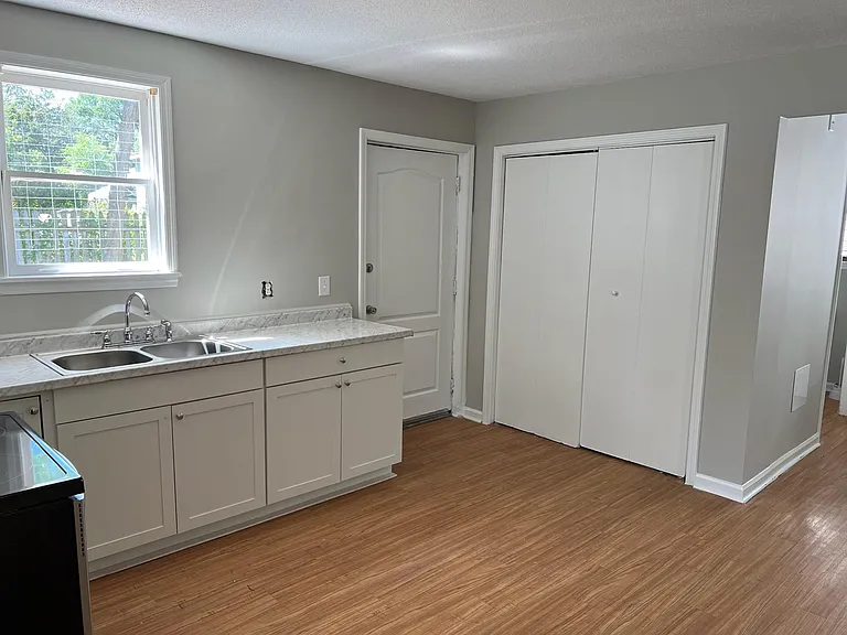 1406 Church St — Photo 5