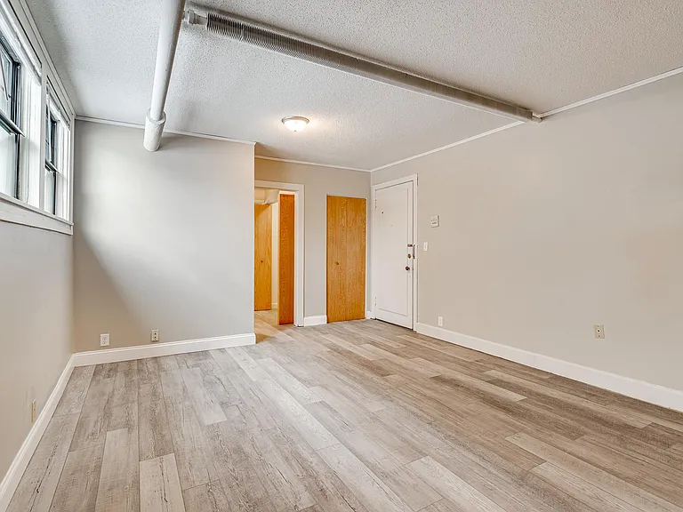 Garfield Court Apartments — Photo 33