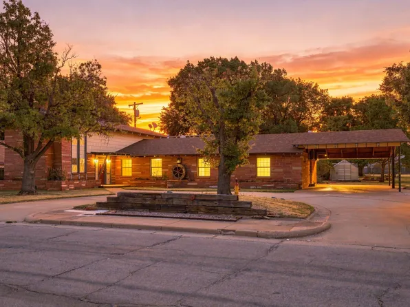 616 4th St, Alva, OK 73717