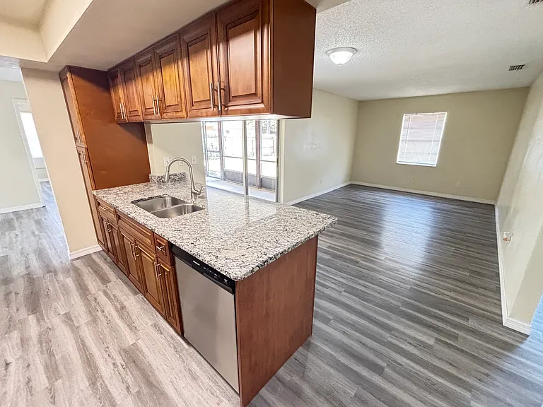 2665 Wildwood Ln — Photo 7