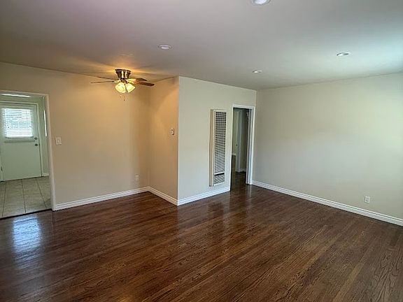4th image of 6714-6716 Denny Ave #6714