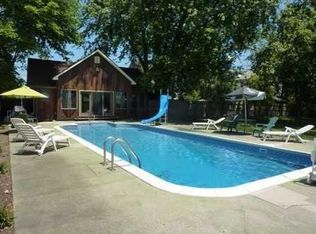 112 Dunedin St, Cranston, RI 02920