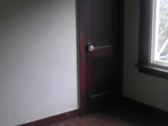 5th image of 1320 E Dubail Ave