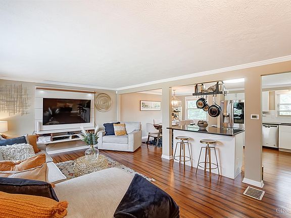 3rd image of 5016 Alvernovalley Ct
