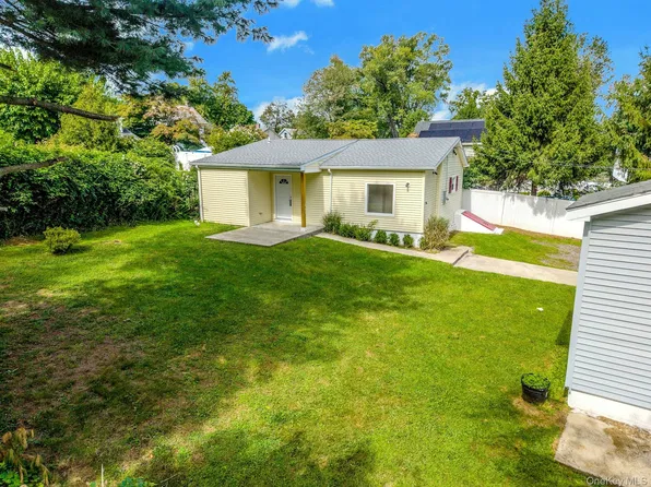 17A North St, Montrose, NY