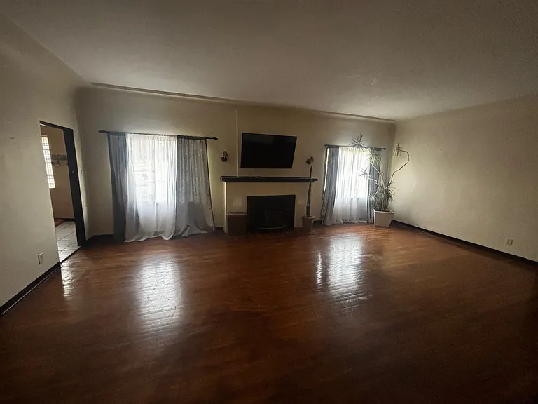 10604 Sparks Cir — Photo 7
