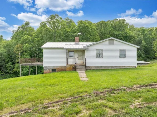 208 Mat Rd SW, Laurel Fork, VA 24352