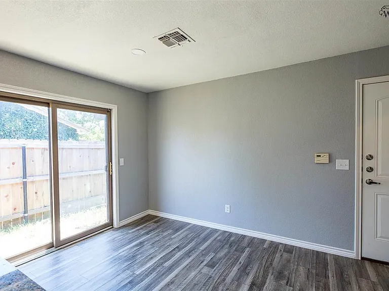 3035 Abbott Ave — Photo 11