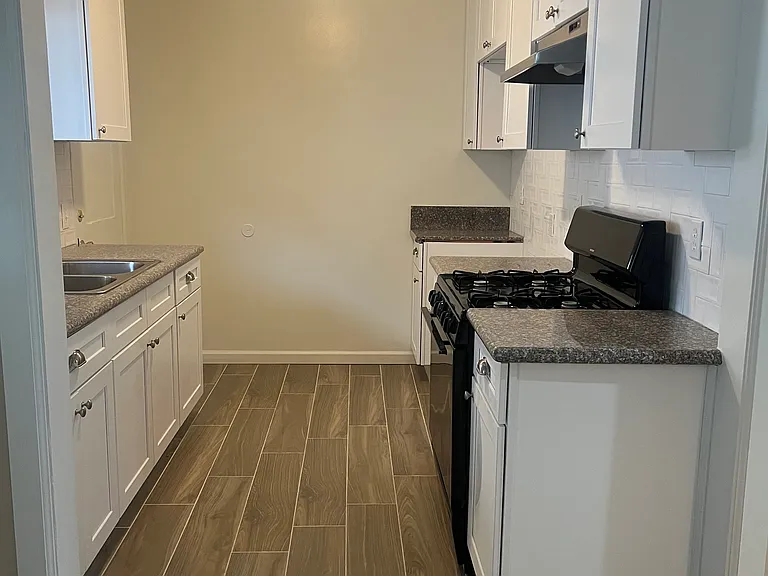 14149 Vanowen St #1 — Photo 4