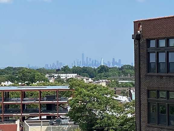 NYC skyline in the distance!