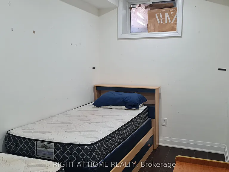 10 Emmott Ave #A — Photo 4