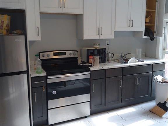 4th image of 177 Renwick St