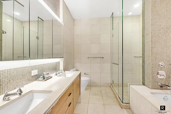 Sold by R New York | media 7