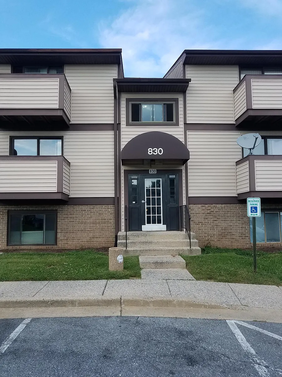 Building Photo - 830 Heather Ridge Dr #E