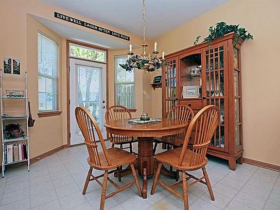 5th image of 2312 Meadowcroft Ln