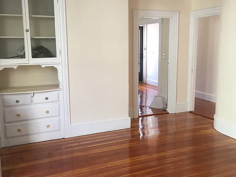 7 Burr St #1 — Photo 15