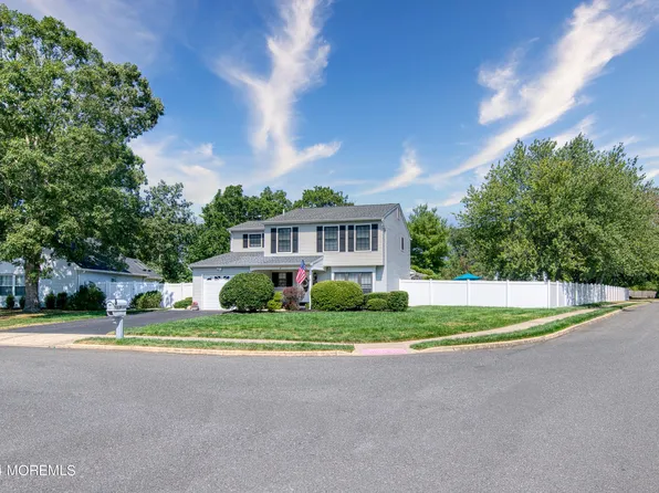 17 Stowe Lane, Howell, NJ 07731