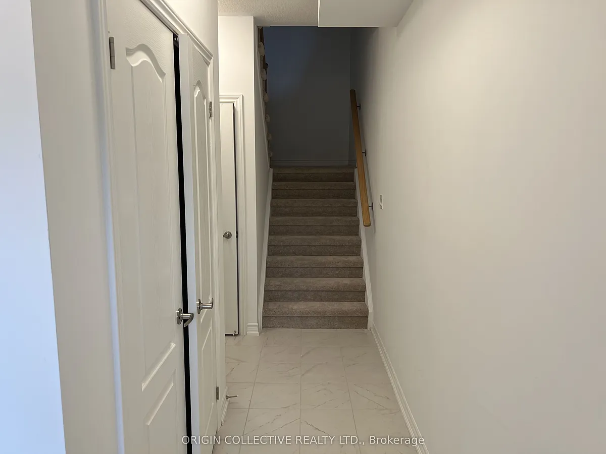 Building Photo - 34 Milson Cres #TOP