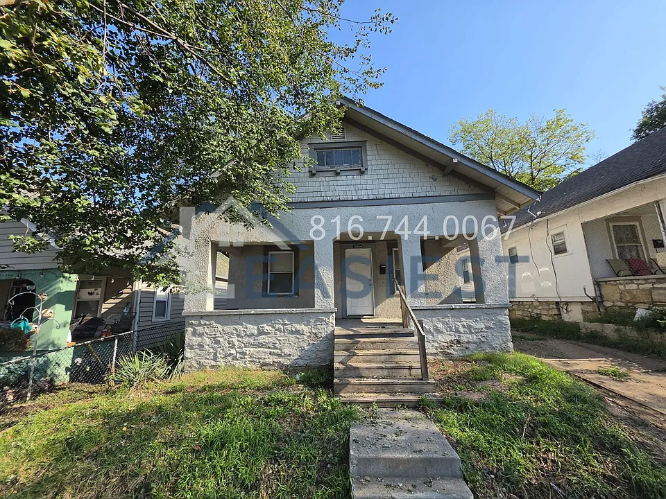 3904 Smart Ave
