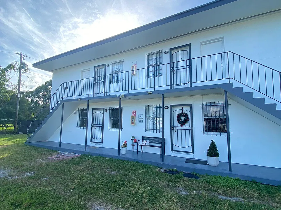 17030 SW 100th Ave