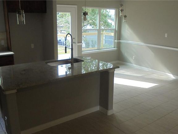 4th image of 2426 Grandview Frst