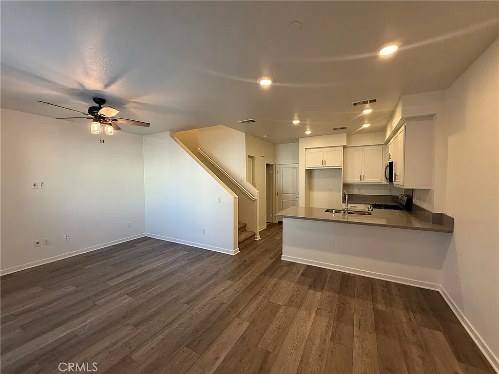 2 bed, 2.5 bath, 1211 sqft, $2,800 — Photo 4
