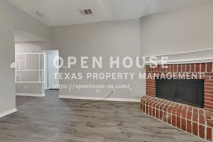1616 Ocean Dr — Photo 3
