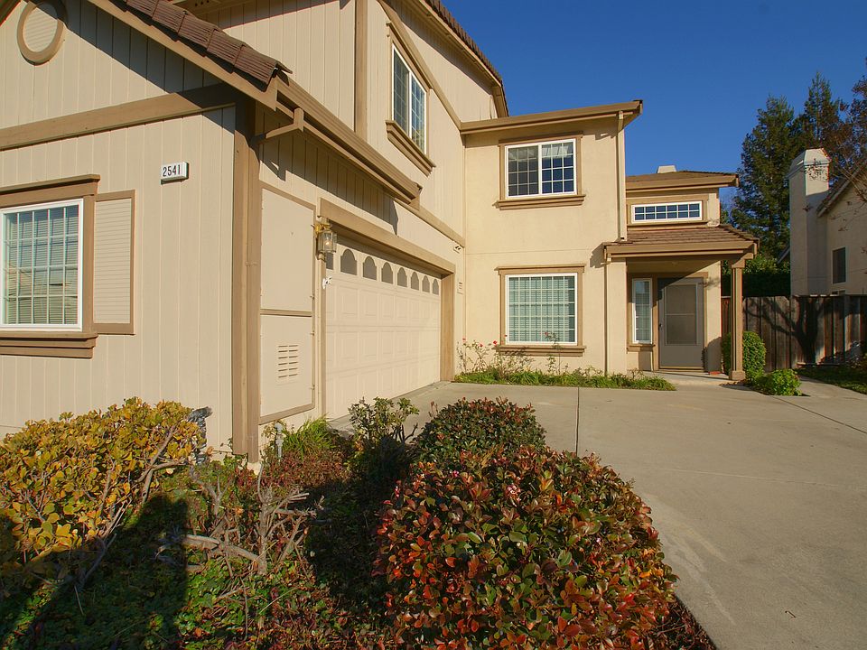 2nd image of 2541 Glen Isle Ave