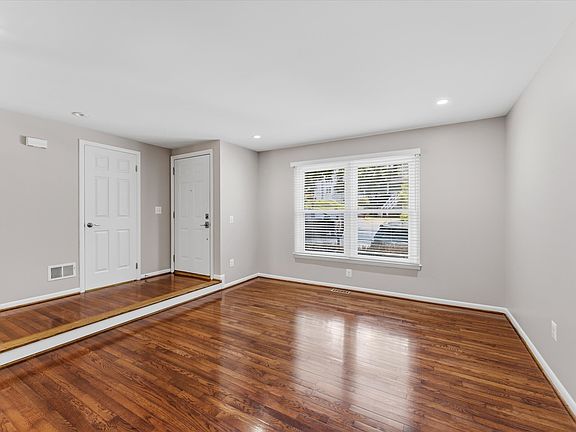 4th image of 1431 Newport Spring Ct