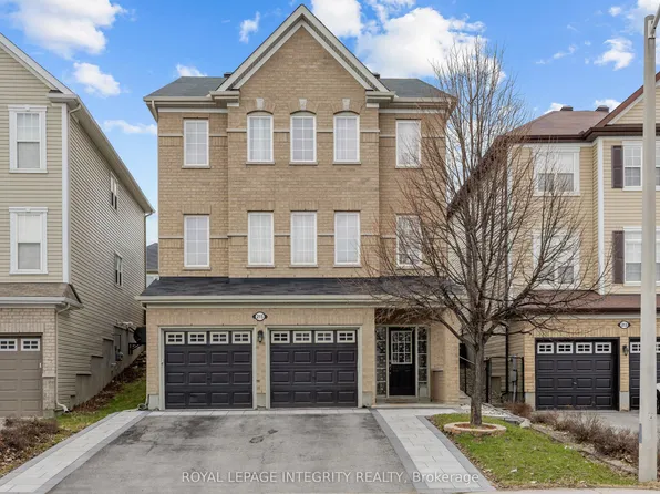215 Huntsville Dr, Ottawa, ON K2T 0C7