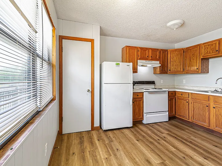 420 Franklin St — Photo 3